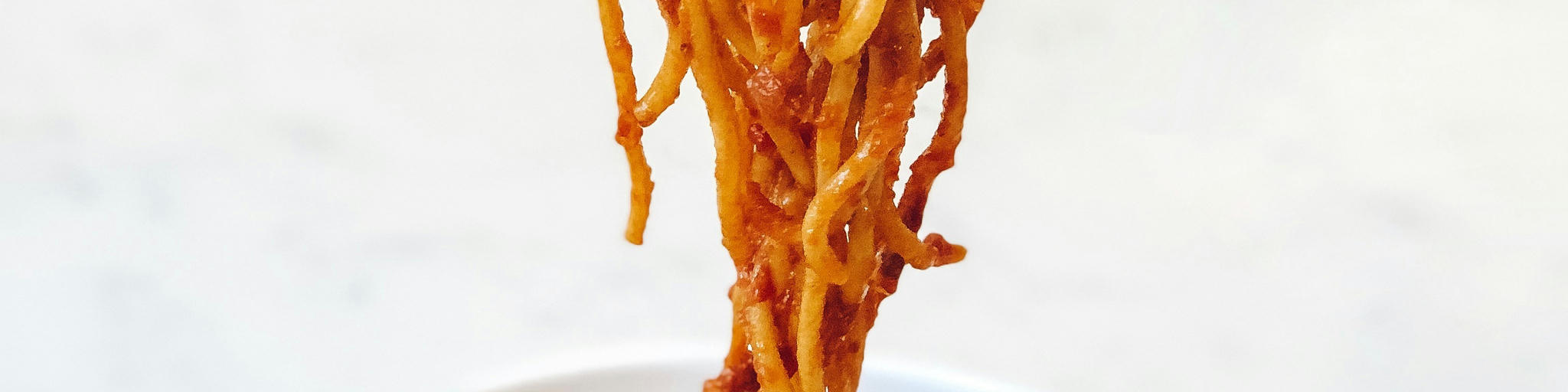 Pâte au pesto rouge et tofu épicé